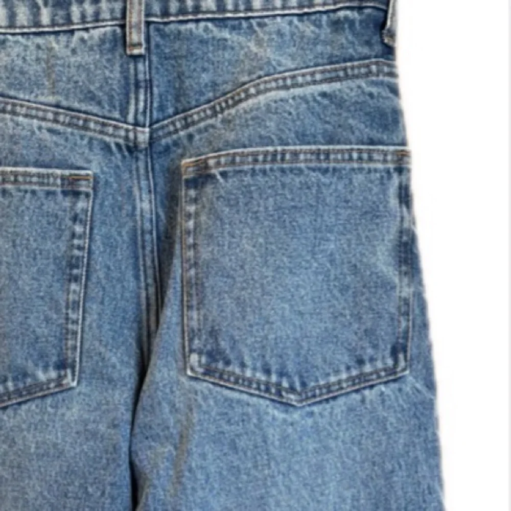 H & M Edition NWOT  Straight Wide Leg Studded High Waisted Denim Jeans 4 - Picture 4 of 8